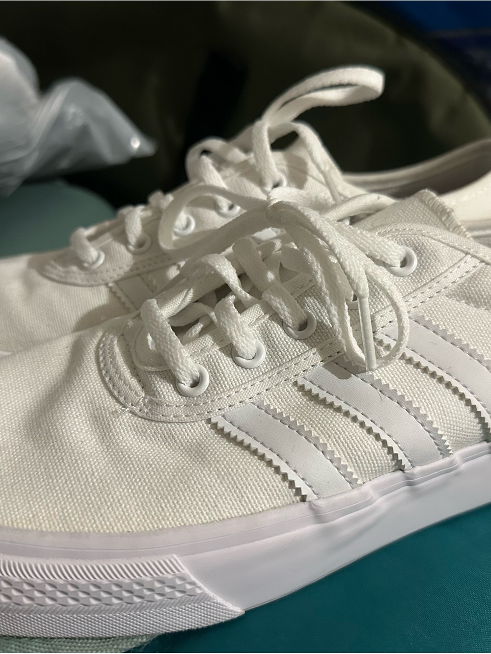Classic Men's White Canvas Lace-Up Sneakers